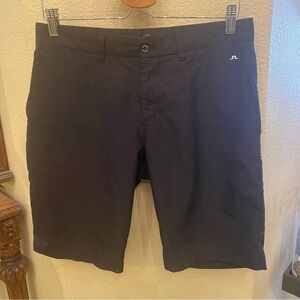 J. Lindeberg Men Black Golf Shorts Size 30-Minor Wear
